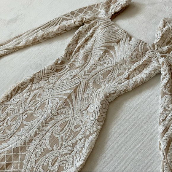 tailored white sequin fitted mermaid silhouette maxi dress - Picture 2 of 4